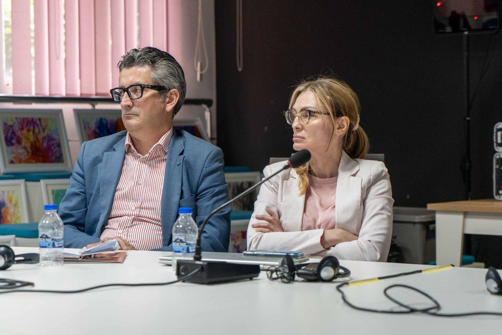 Položaj srpske zajednice u iščekivanju formiranja institucija: izazovi, institucionalni odnosi i buduće perspektive