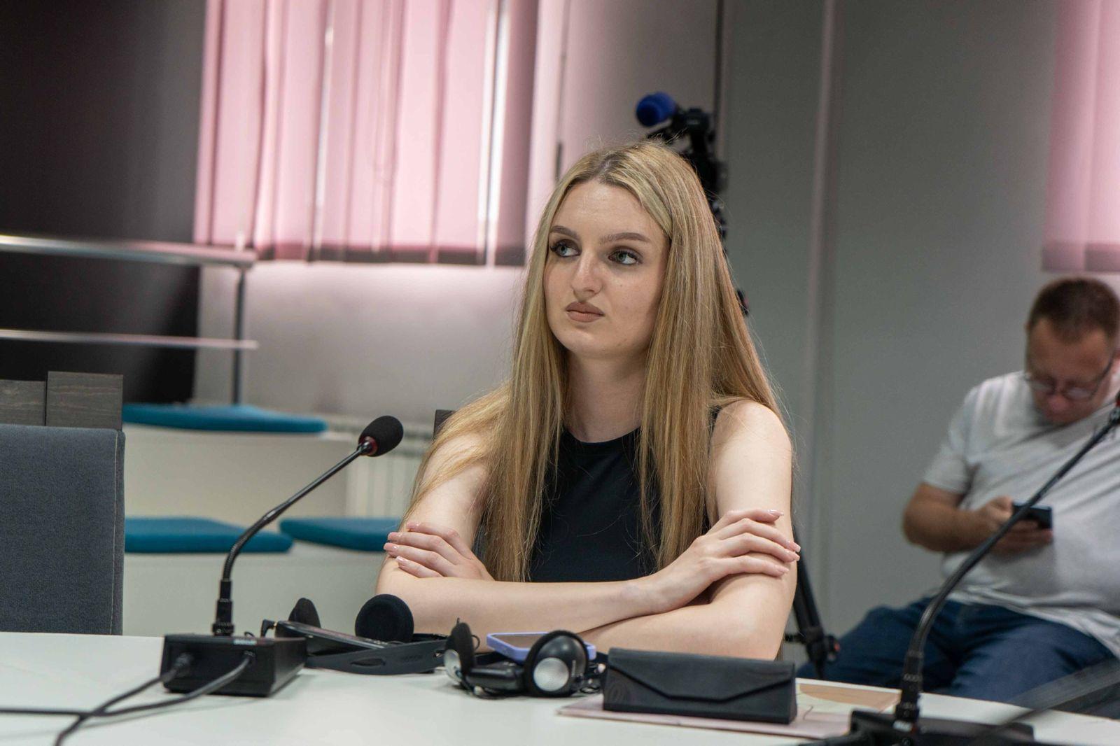 Položaj srpske zajednice u iščekivanju formiranja institucija: izazovi, institucionalni odnosi i buduće perspektive