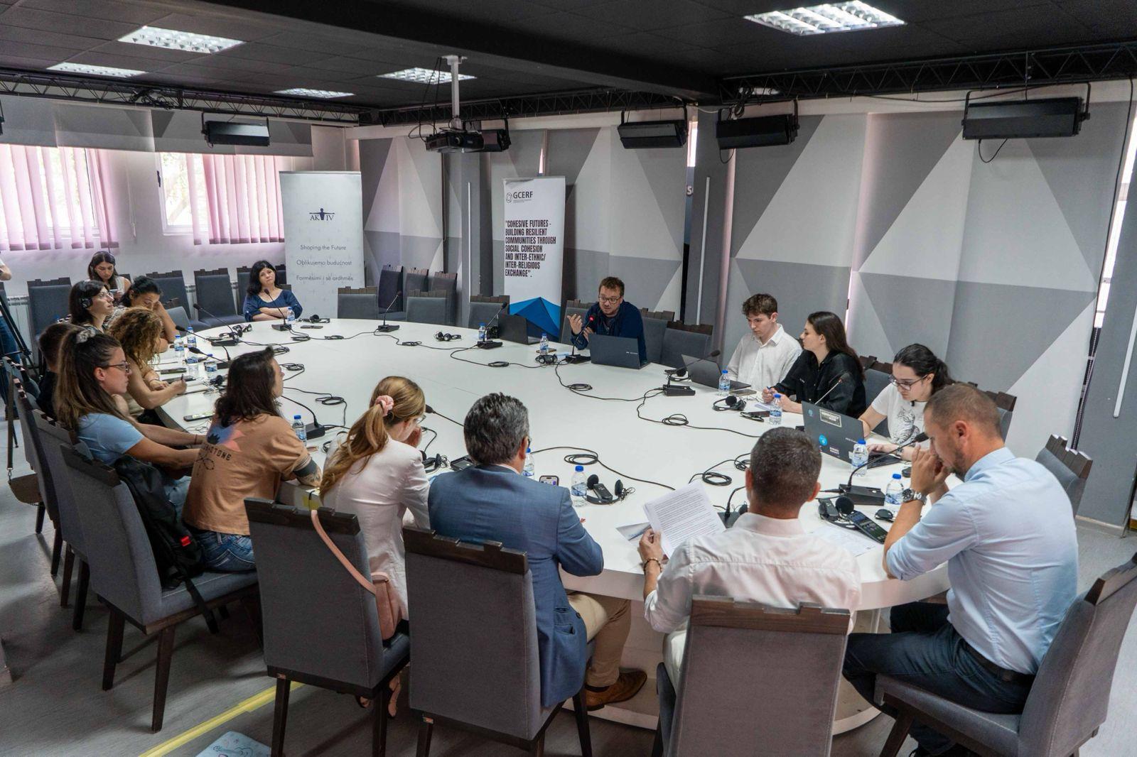 Položaj srpske zajednice u iščekivanju formiranja institucija: izazovi, institucionalni odnosi i buduće perspektive