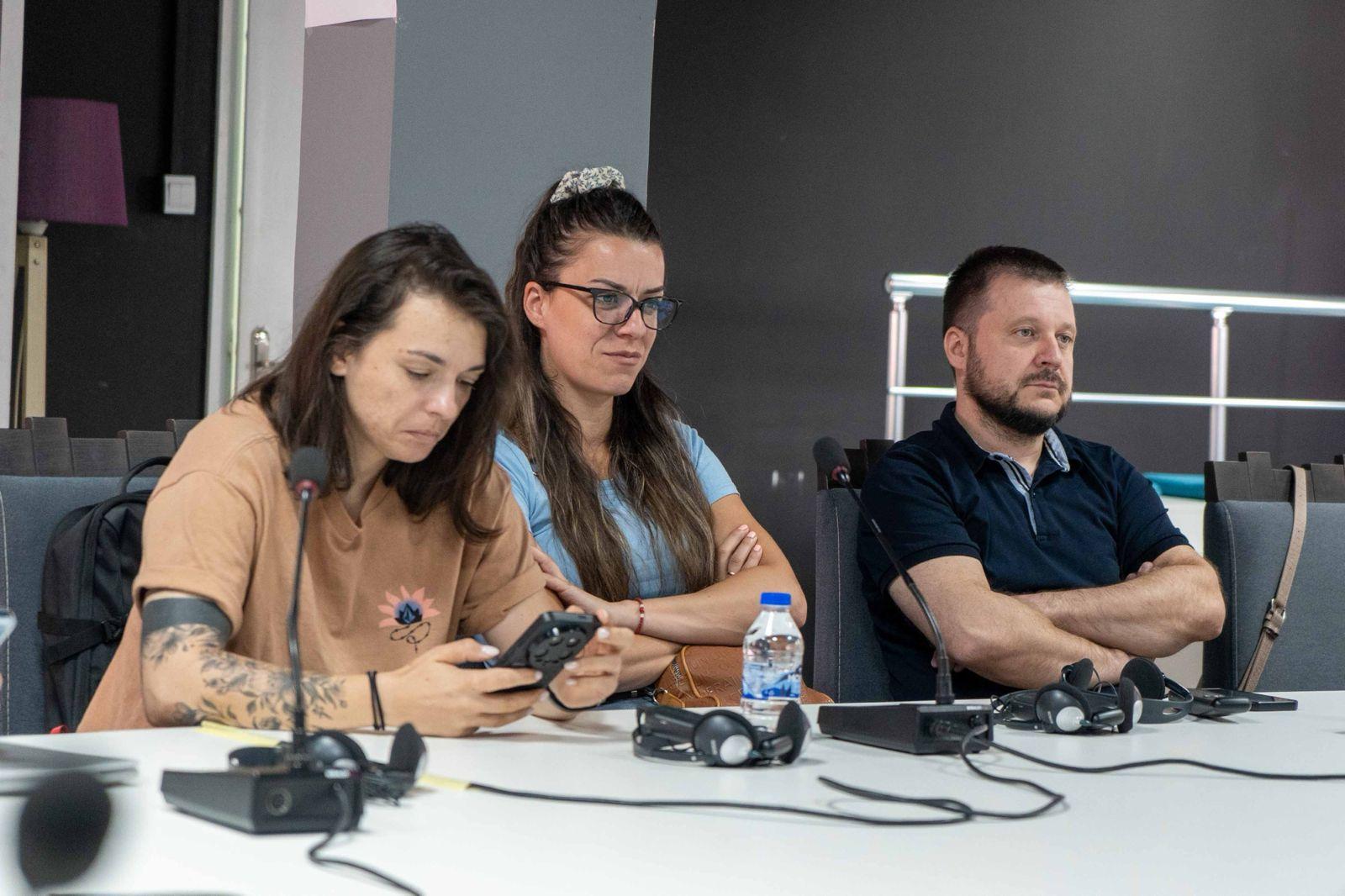 Položaj srpske zajednice u iščekivanju formiranja institucija: izazovi, institucionalni odnosi i buduće perspektive